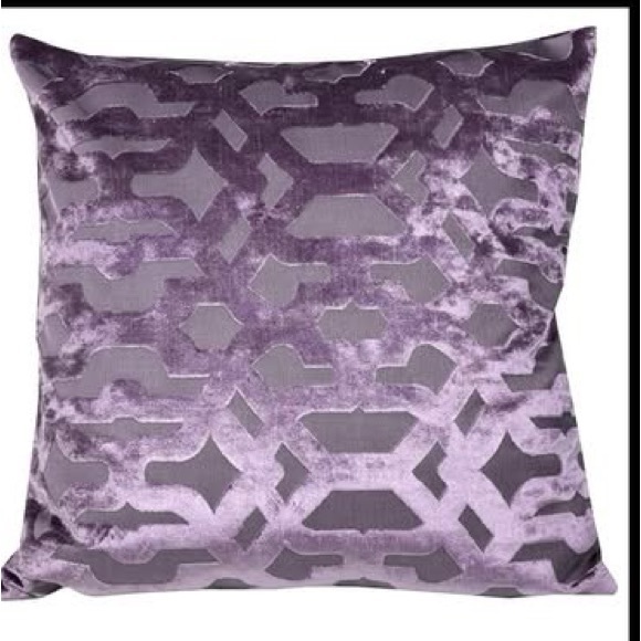 NWT 2 Elegant Purple Velvet feather Throw Pillow - Picture 1 of 2